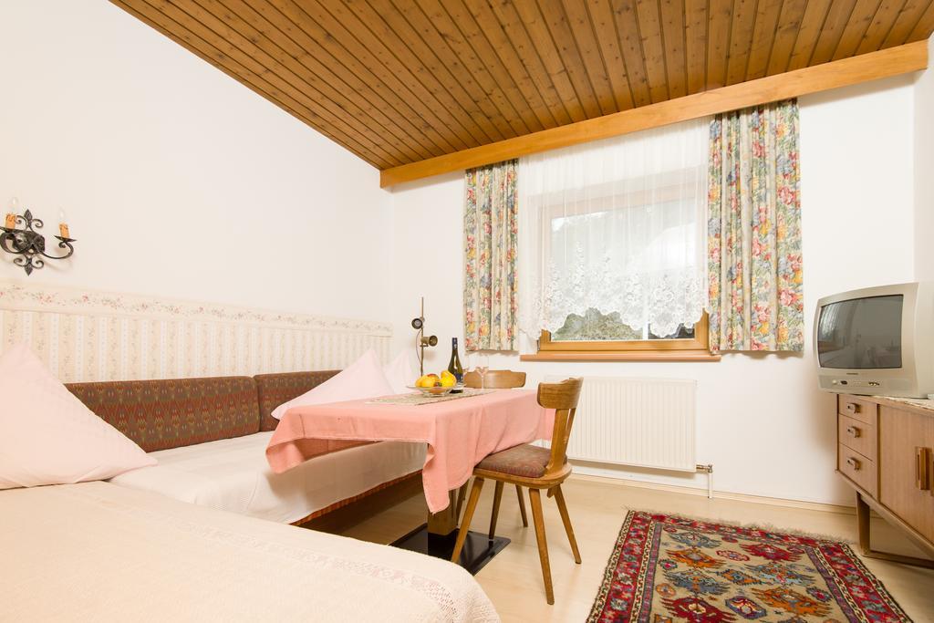 Gaestehaus Helga Scharnitz Cameră foto